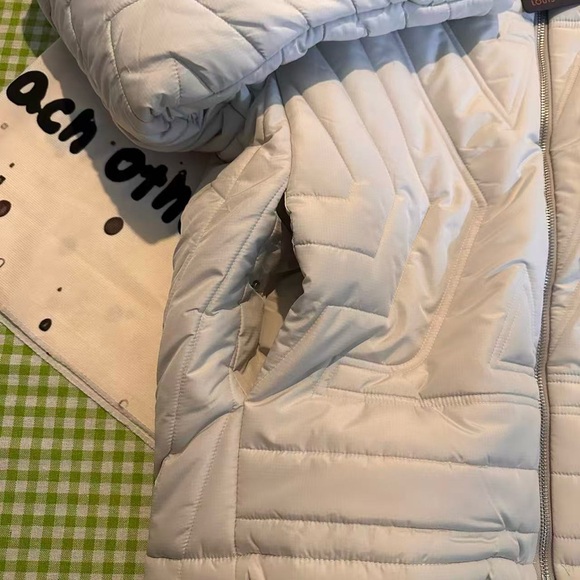 Louis Vuitton Men's White Down Jacket - Picture 5 of 6